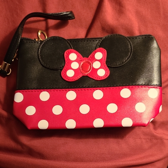 Disney Black and Red Minnie Mouse Wristlet - Picture 1 of 2
